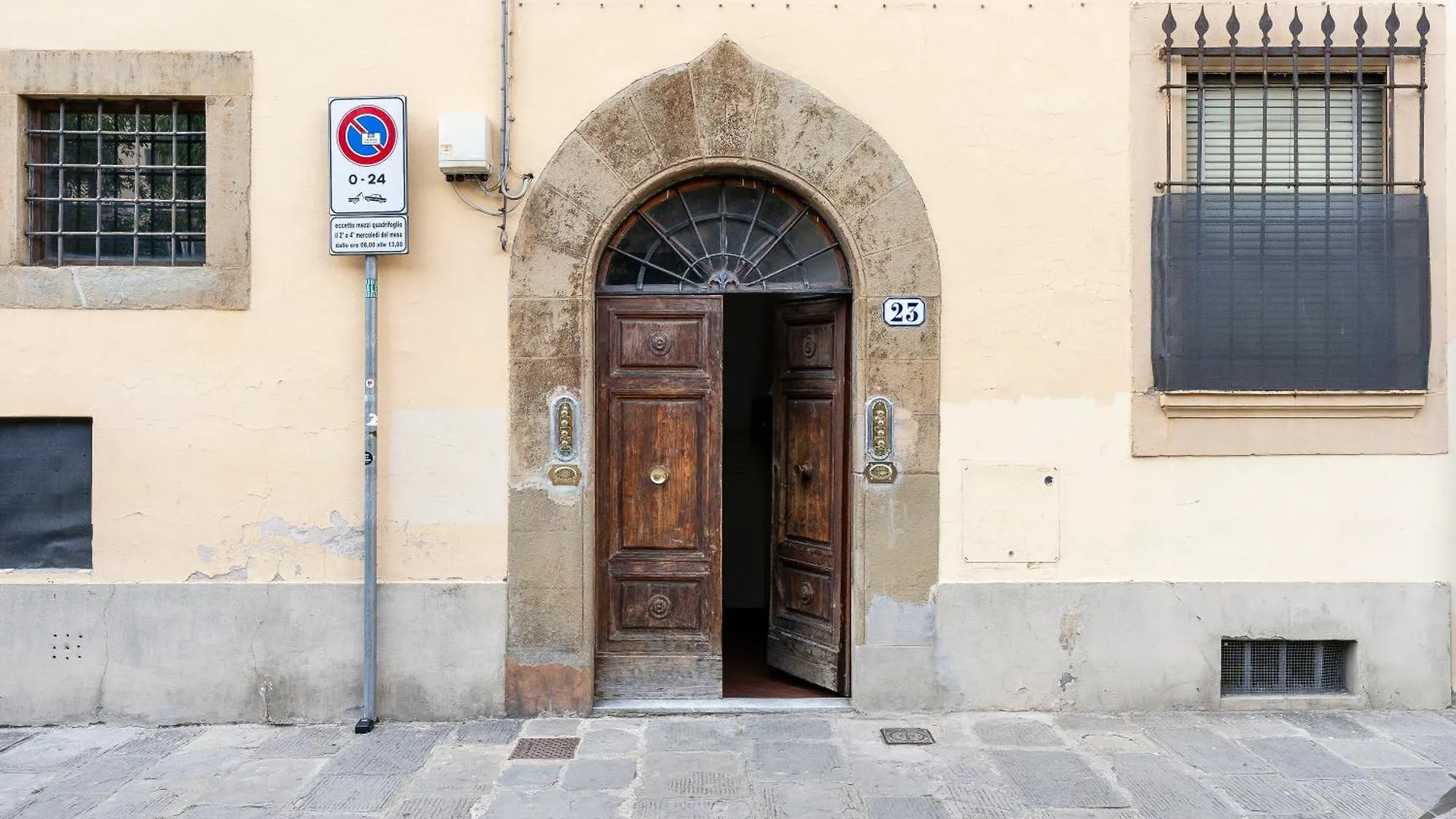 Piazza Santo Spirito Appartamento Con 2 Camere Matrimoniali Florence Italy