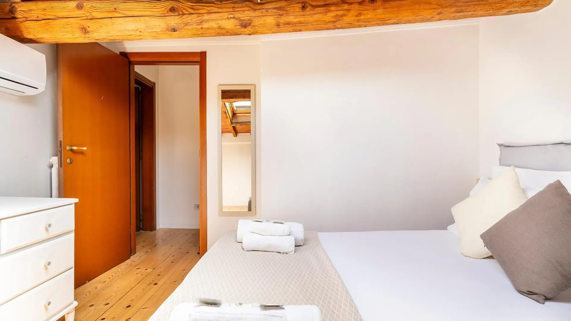 Apartment Piazza Santo Spirito Appartamento Con 2 Camere Matrimoniali Florence