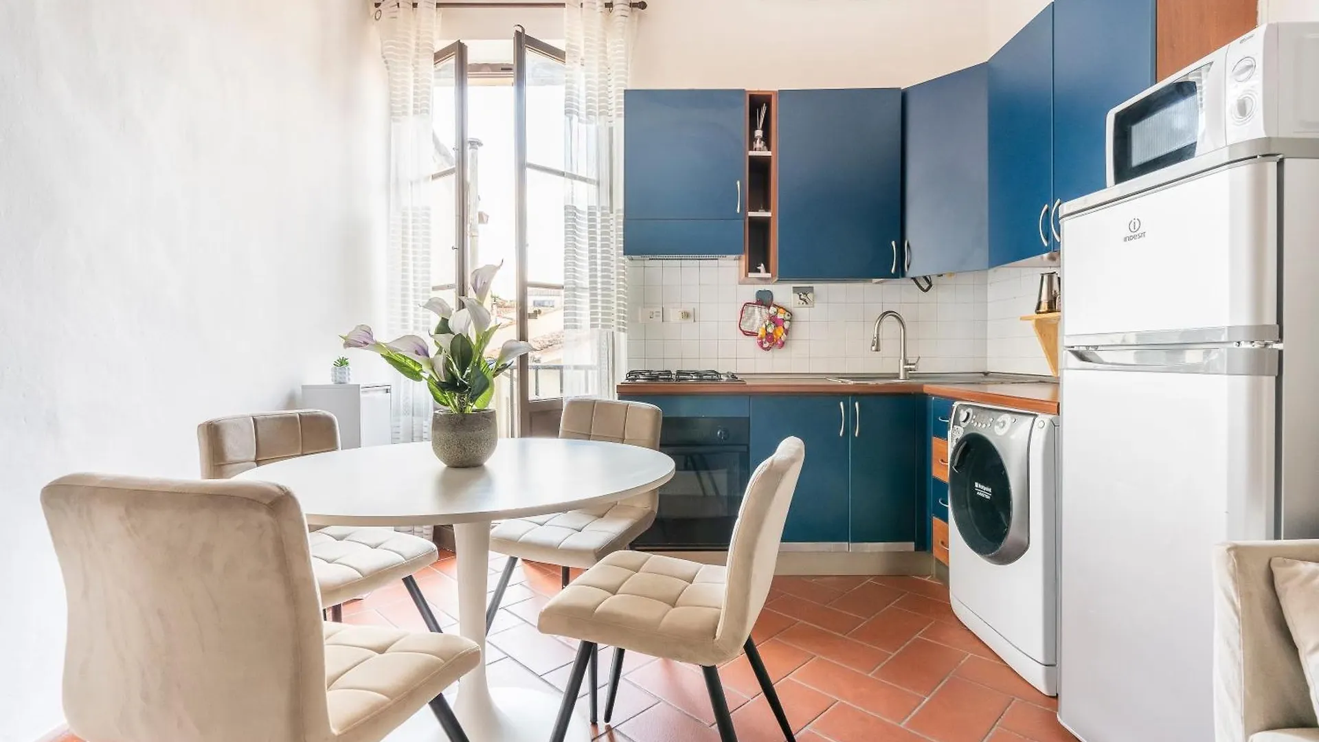 Apartment Piazza Santo Spirito Appartamento Con 2 Camere Matrimoniali Florence Italy